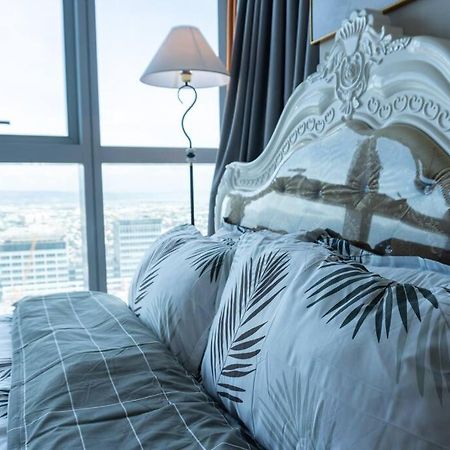 A2J Luxury 2Br Bgc Uptown Suite Near Uptown Mall Манила Экстерьер фото