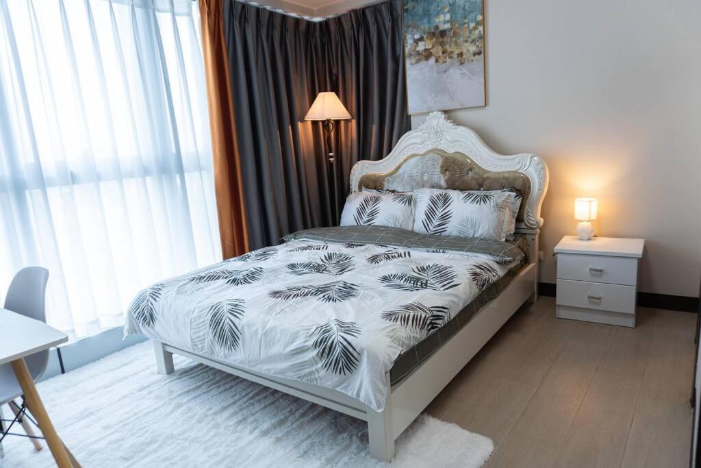 A2J Luxury 2Br Bgc Uptown Suite Near Uptown Mall Манила Экстерьер фото