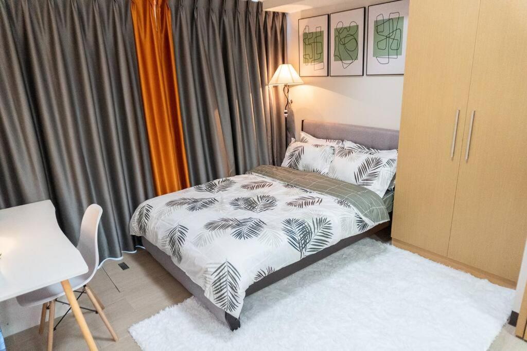 A2J Luxury 2Br Bgc Uptown Suite Near Uptown Mall Манила Экстерьер фото