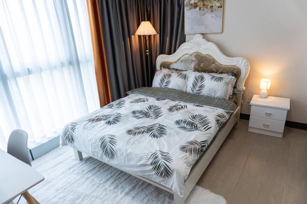 A2J Luxury 2Br Bgc Uptown Suite Near Uptown Mall Манила Экстерьер фото