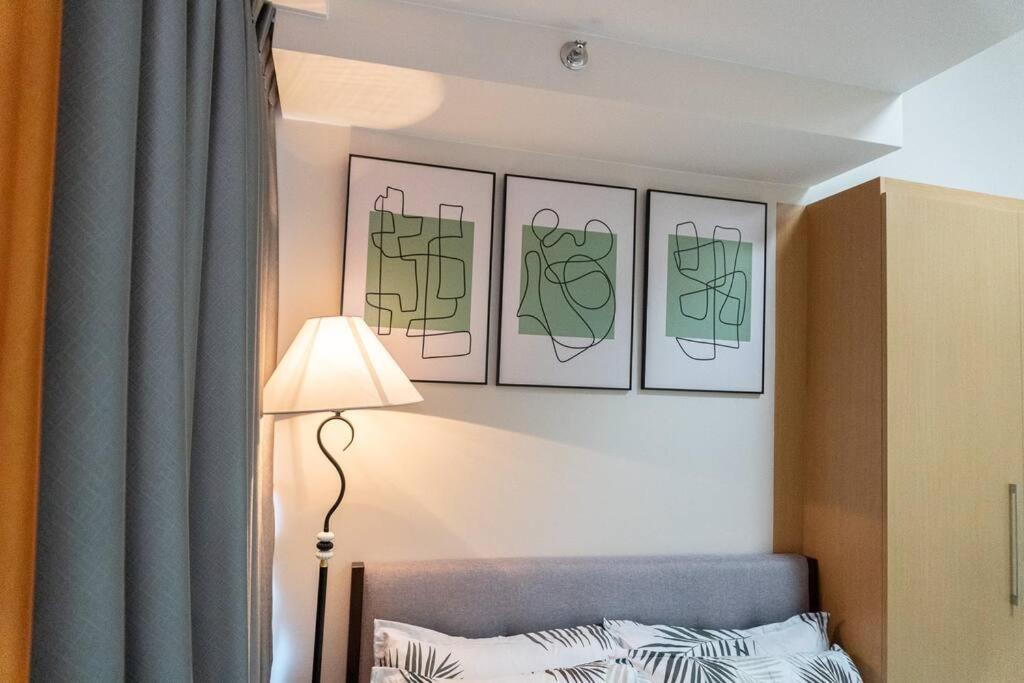 A2J Luxury 2Br Bgc Uptown Suite Near Uptown Mall Манила Экстерьер фото