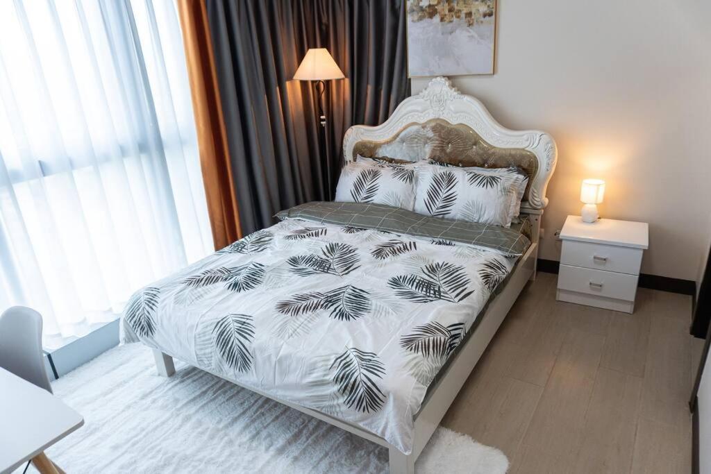 A2J Luxury 2Br Bgc Uptown Suite Near Uptown Mall Манила Экстерьер фото